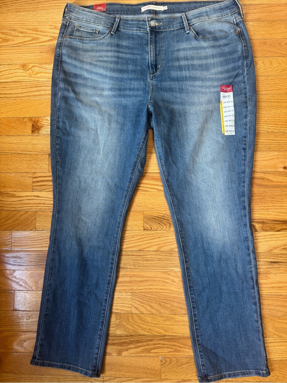 Levi's Women's Straight Leg Jeans - Medium Blue Wash